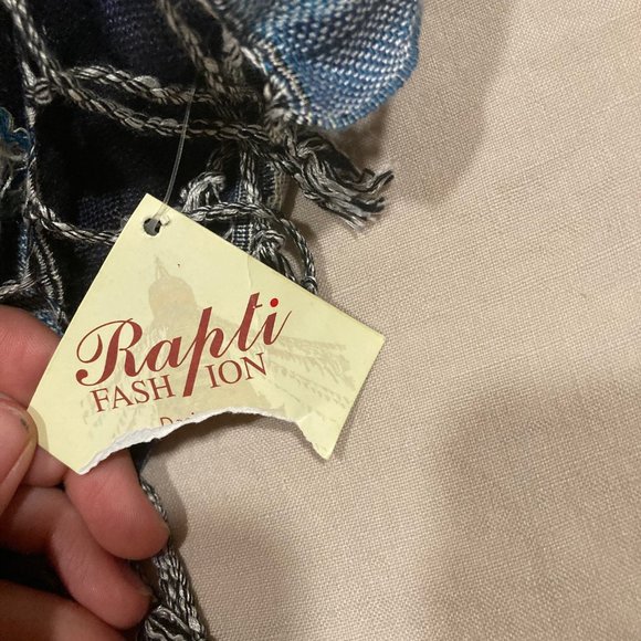 Rapti Fashion Animal Print Silk and Cashmere Scarf - Picture 3 of 5